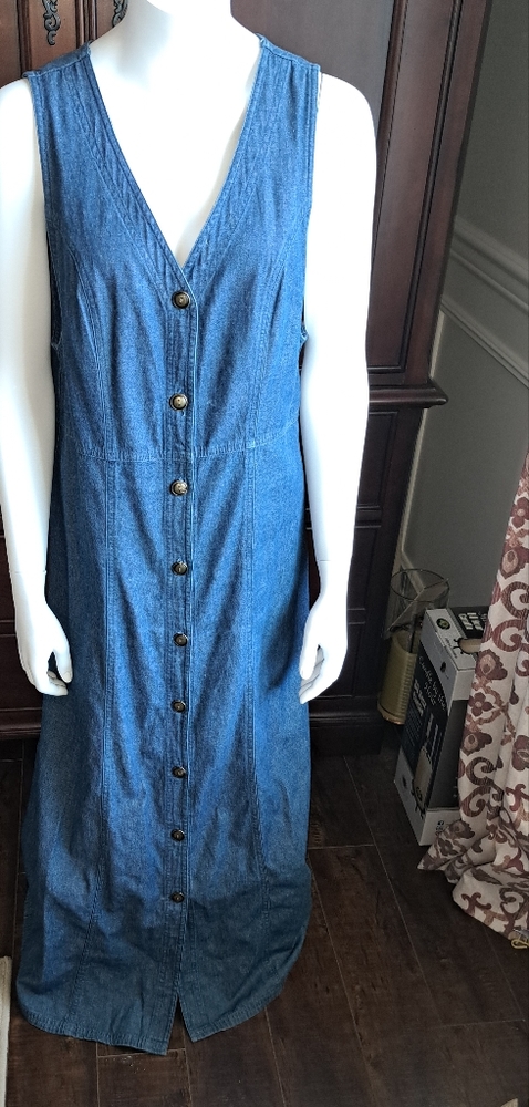 Weekend Provisions Maxi Denim Jumper, Size Medium 100% cotton